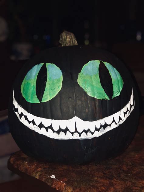 Cheshire Cat Pumpkin Inspo | Cheshire cat pumpkin, Creative pumpkin ...