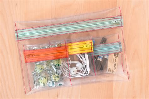 Clear Vinyl Zipper Pouch Tutorial 的图像结果