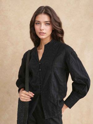 Buy RAREISM Women Black Solid Top (XXS) Online