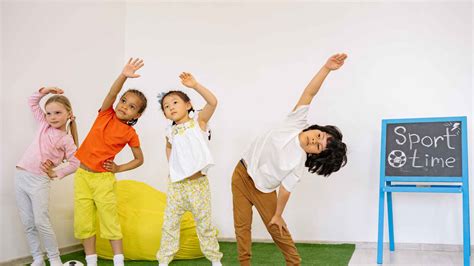 Children Doing Exercise 的图像结果