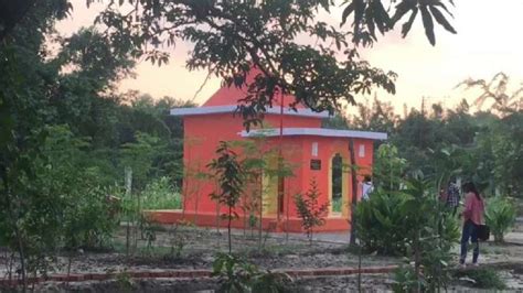 जबरा फैन! शख्स ने बनाया CM योगी का मंदिर, सुबह-शाम करता है पूजा...बजाए ...