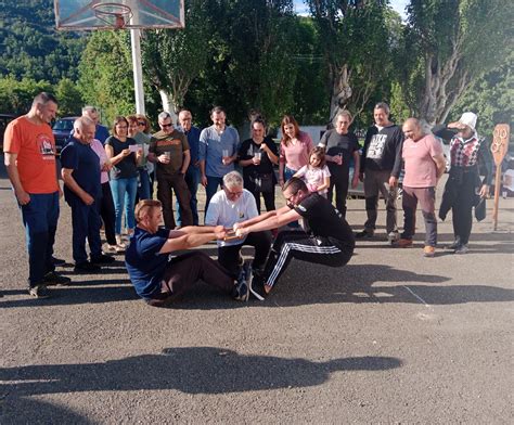 Oto celebra sus juegos tradicionales