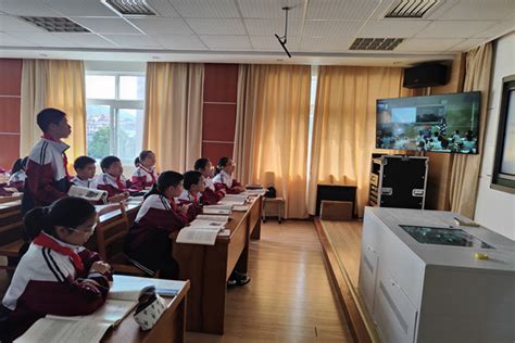宁波市海曙外国语学校师生出演“聚成长”系列视频