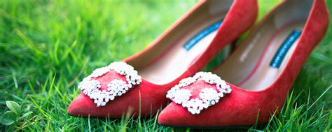 梦见红鞋预示什么 梦见红鞋好不好 - 万年历