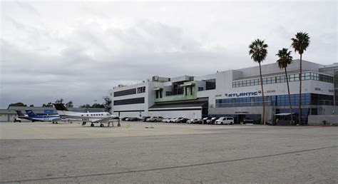 Business Jet Activity Drops Sharply at Santa Monica Airport | Business ...