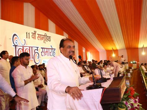 151 girls from poor families married at the mass marriage ceremony ...