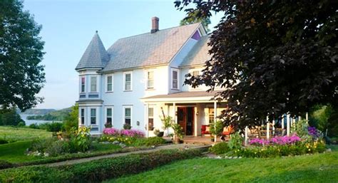 THE INN ON LAKE CHAMPLAIN (Putnam Station) - Inn Reviews & Photos ...