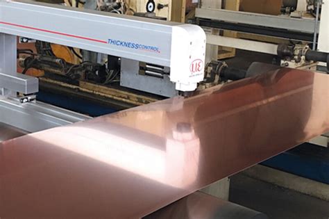 Optical thickness gauge flat products | Micro-Epsilon