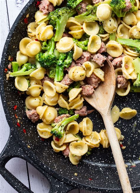 Sausage and Broccoli Pasta - Knife and Soul