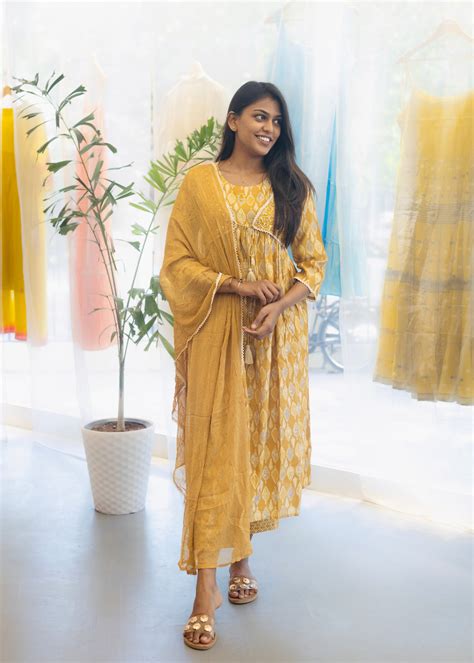 Muslin Suit Set – Gammaa Clothing