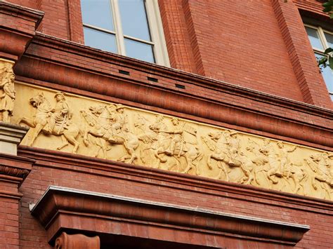 Vitruvian Waves and Architectural Friezes - PART I