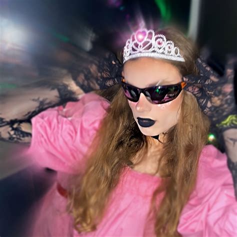 ‎Iconic - Single - Album by She 8 - Apple Music