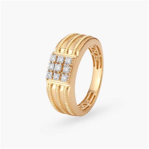 Regal Sparkle Diamond Finger Ring