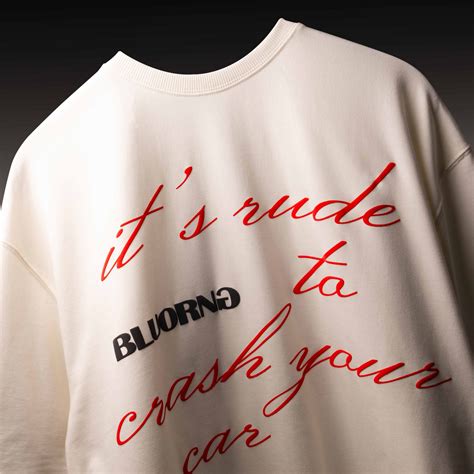 THE WHITE CRASH T-SHIRT - Oversized Unisex T-Shirt – BLUORNG