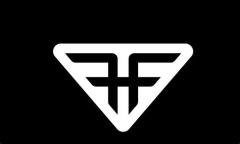 Another LIV lawsuit claims logo infringement for Mickelson team