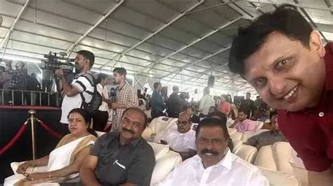‘We are amongst the audience, Rajeev Chandrasekhar on dais', mocks ...