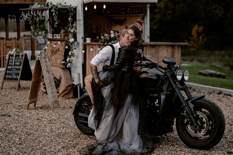 Unique & Alternative Wedding Dresses ⋆ by Unconventional Wedding