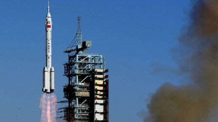2003年10月15日，我国成功发射神舟五号载人飞船将杨利伟送入太空_中国载人航天官方网站