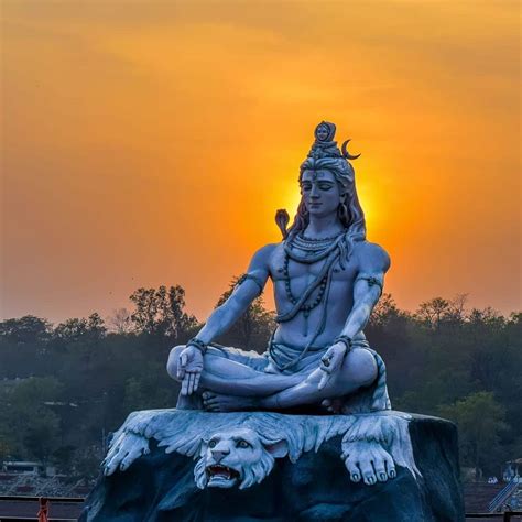 Om Tryambakam Yajamahe – Maha Mrityunjaya Mantra Meaning and ...