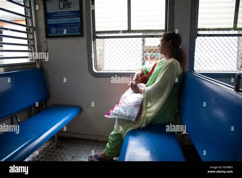 Local Train India 的图像结果
