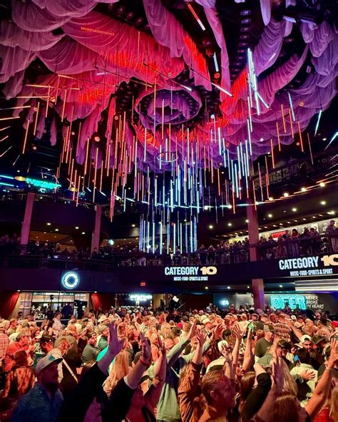 Luke Combs' Category 10 - Review and Info | Nashville Go