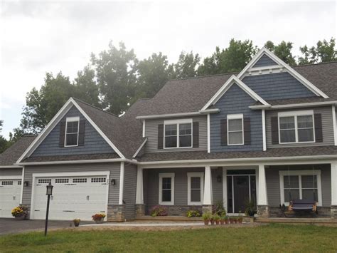Norandex Woodsman Select Premium Vinyl Siding in Granite and Norandex ...