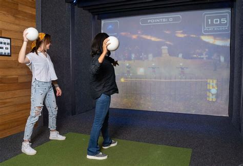 Fairway Social Trilith | Full Swing Indoor Golf & Virtual Fairways