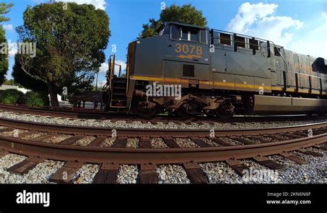 Train Runs Over Camera Fast CSX 的图像结果