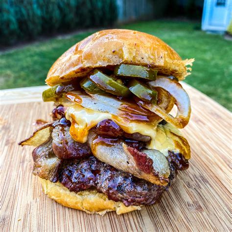 The best burger I’ve ever made. BBQ bacon cheeseburger with grilled ...