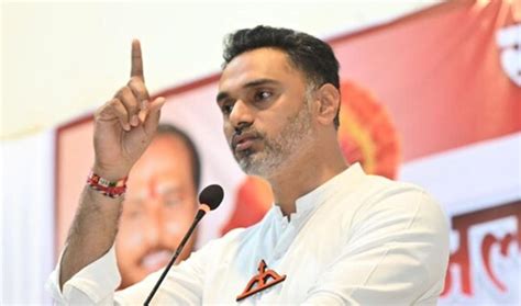 “மகாராஷ்டிராவில் மராத்தி தான் பேச வேண்டும், இல்லையெனில்...” - மாநில ...