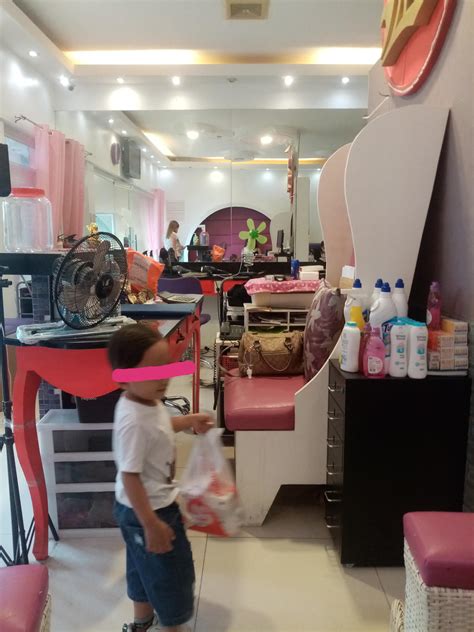 Today I went to a new salon to get my nails done. Then the owner's kid spotted the Jollibee I ...