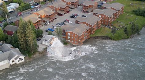 Torrent of Water From Alaska Glacier Floods Juneau - The New York Times