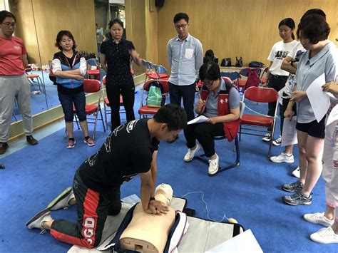 北京市红十字会-甘家口红十字会应急救护培训走进学校