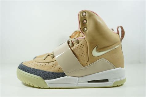 air yeezy 1（366164-002）｜NIKEスニーカー|海外ショッピングサイト「セカイモン」