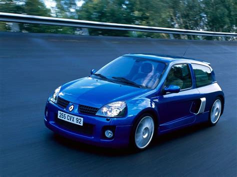 Renault Clio V6, la bestia gala celebra su 20º aniversario