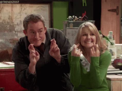 Cross Fingers GIFs | GIFDB.com