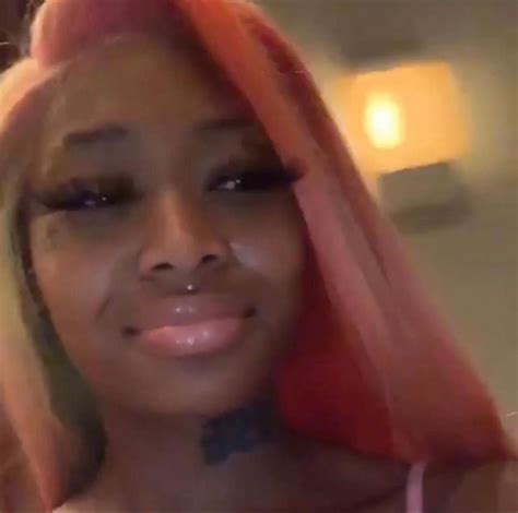 summer walker meme | Summer humor, Celebrity selfies, Queen summer