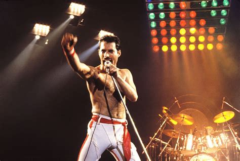 Tribute to the 28th Anniversary of the death of Freddie Mercury ...