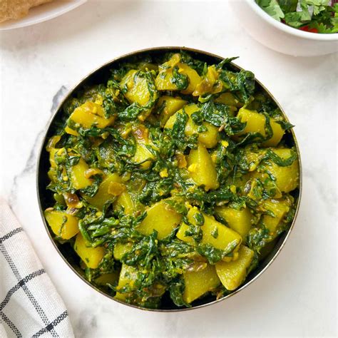 Aloo Palak (Potato Spinach Stir Fry) - Indian Veggie Delight