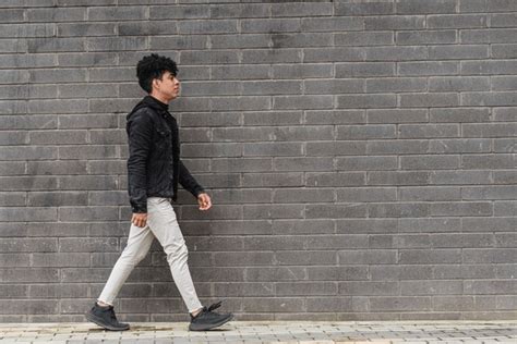 City Building Side View 的图像结果