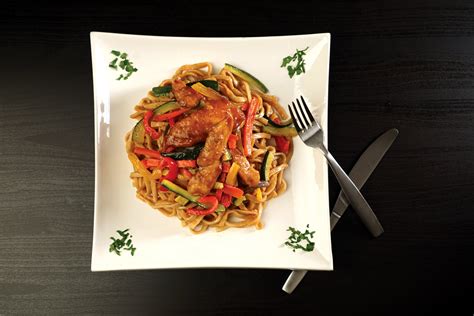 Honey-Garlic Chicken Noodle Stir-Fry - Kosher.com