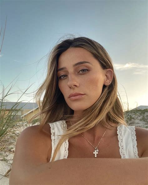 Madeline Hope - Wallpics.Net - Wallpapers, Photos, Pictures, Backgrounds