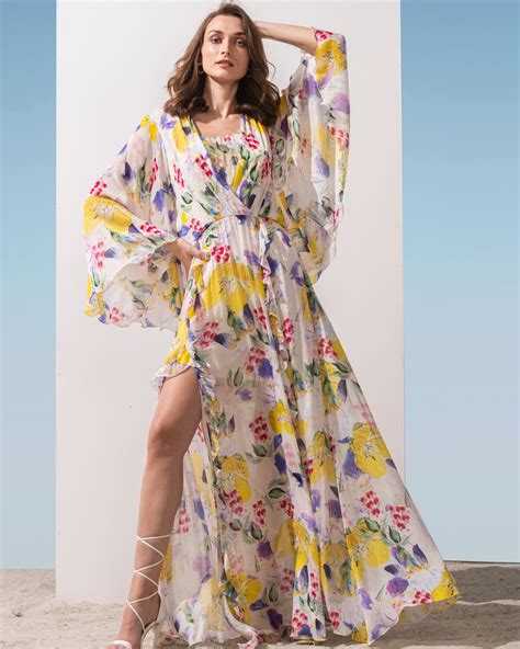 RESORT WEAR