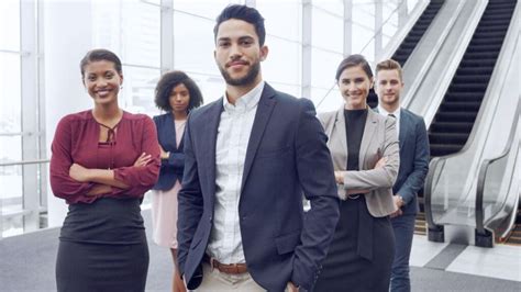 Business Attire 的图像结果