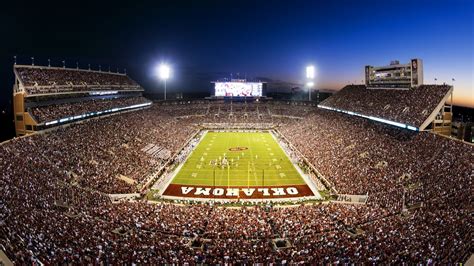 Oklahoma Football Stadium - capacity of oklahoma football stadium