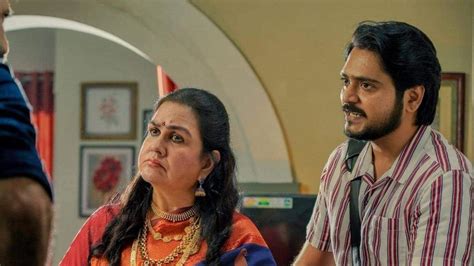 Urvashi | ഉര്‍വശി നായികയാകുന്ന 'പാൻ പഞ്ചായത്ത്' ചിത്രം 'എൽ. ജഗദമ്മ ഏഴാം ...