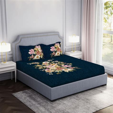 Buy SPACES Essentials Premium Noir Cotton 210TC Printed Super King ...