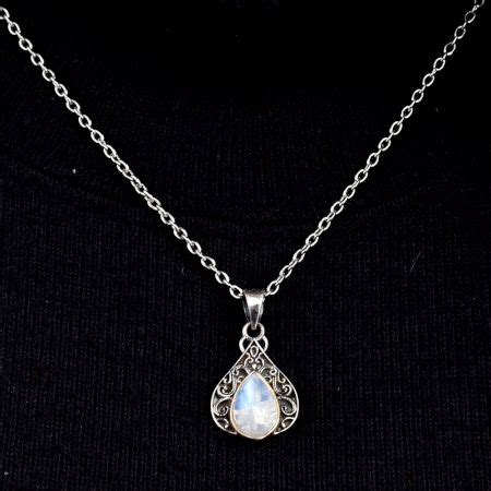 Get Up To 15% Off On Silver Pendants Online In India | Indianshelf