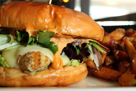 Pub, Craft Beers, Scratch Kitchen, Holy Grail Pub, Plano TX