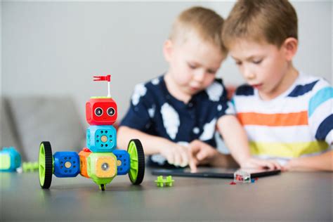 小孩学教育机器人怎么样，学少儿机器人教育有用吗？_童程童美